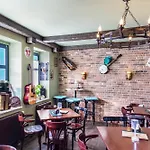 Ueber Dem Pub מיכנדורף