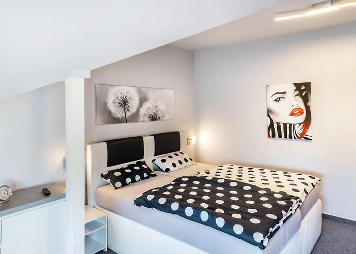 Ueber Dem Pub 米兴多夫